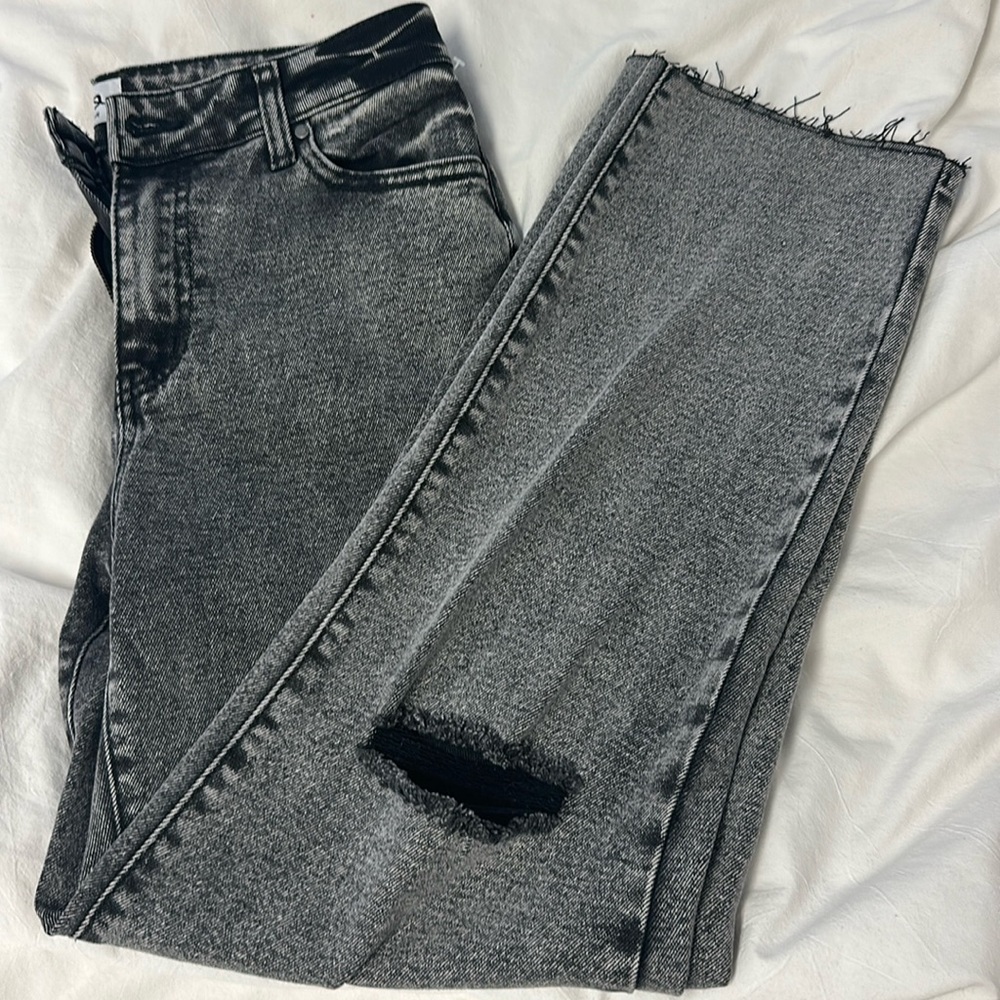 BRAND NEW JEANS